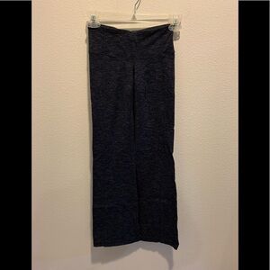 Athleta XXSP flair legging. Gray with light colored flecks. Well Made. EUC. Tiny